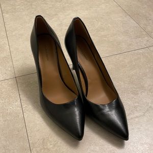 14th & Union Black Pumps size 7
